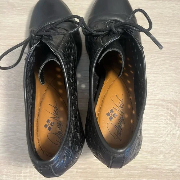 Patricia Nash Parma Heeled Oxford - Picture 9 of 12